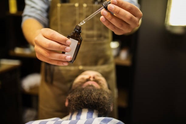 Ayez la meilleure barbe grâce à l'huile de ricin - Cryom